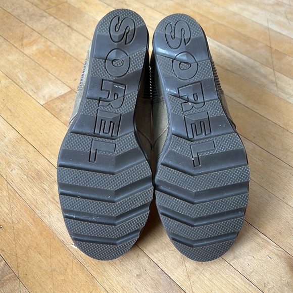 Sorel Joan of Arc Wedge Boots - Picture 2 of 5